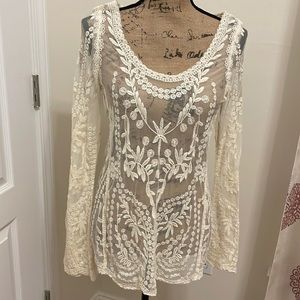 Lace long sleeved top, size S/M